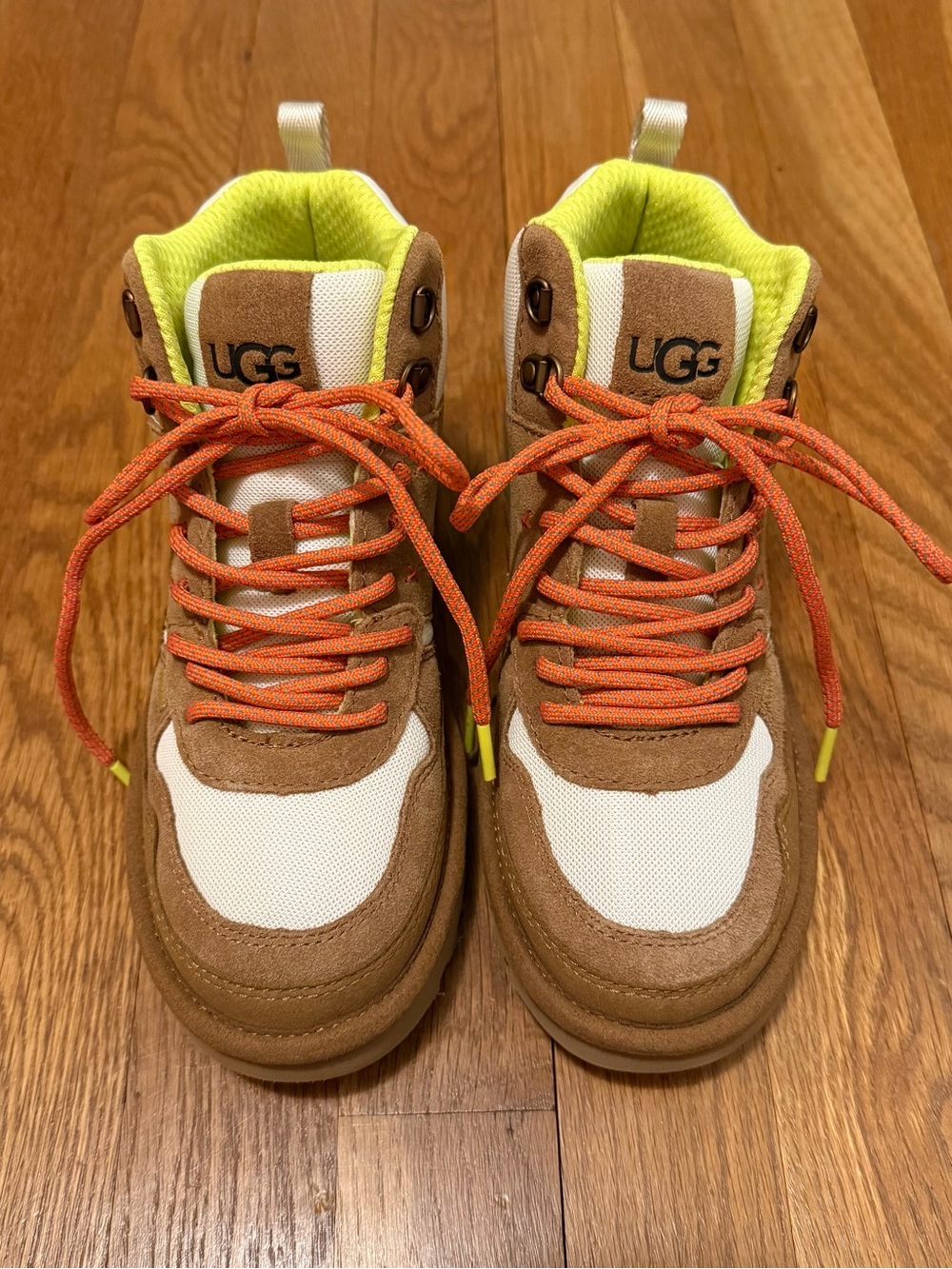 UGG Highland High Top Heritage Hiking Outdoor Boots Chestnut Size 5.5 Like New!